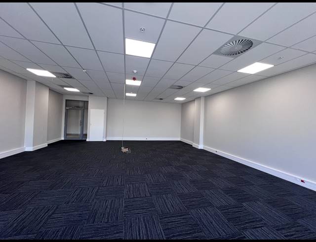 113M² OFFICE TO LET IN FORESHORE